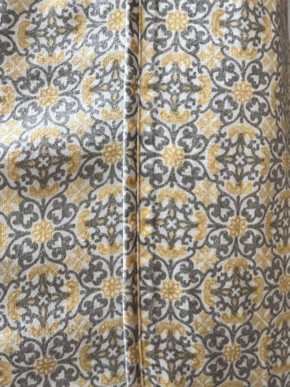 Gray & Yellow 2 pc Sheet Set QUEEN Flat + KING Pillowcase Quatrefoil 100% Cotton